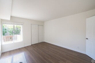 Interior Photo - Enclave 693