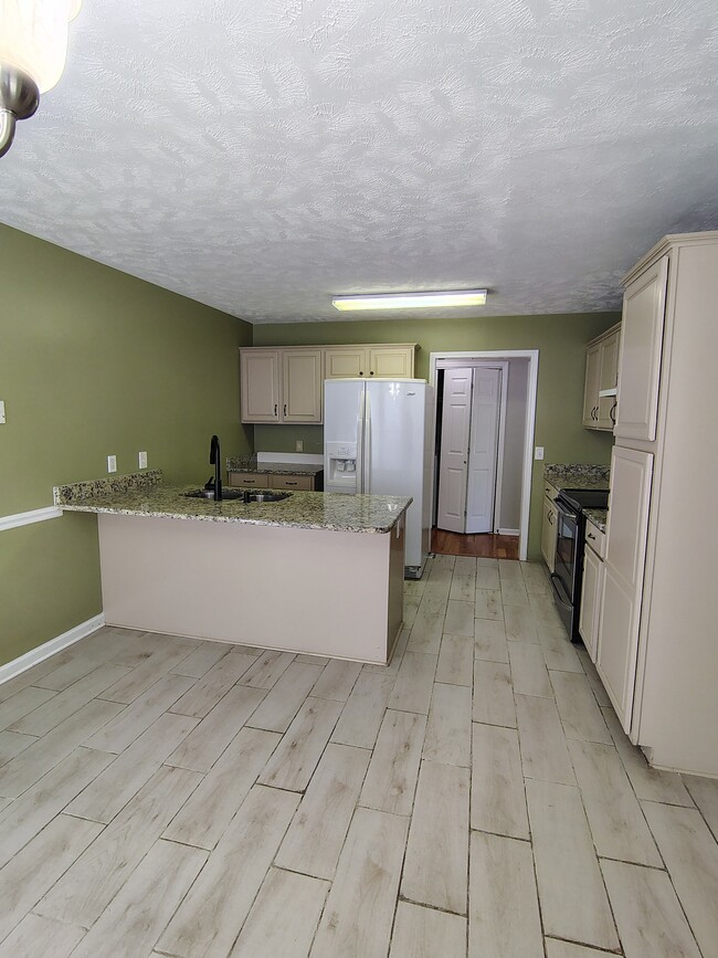Building Photo - 692 Almondwood Pl