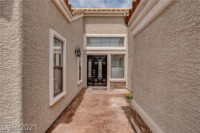 Building Photo - 2644 White Pine Dr