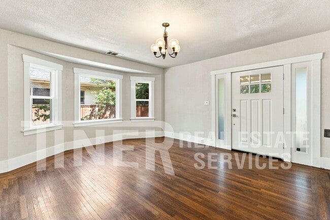 Building Photo - 1321 Lochbrae Rd