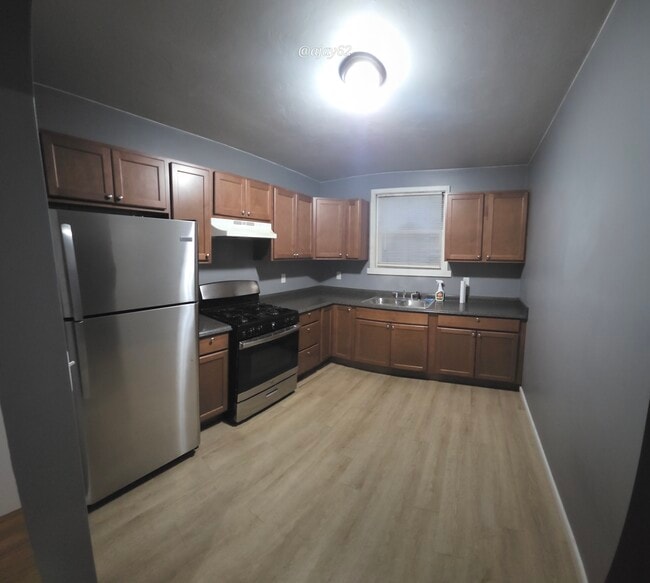 Building Photo - 840 Dwelly St