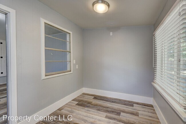 Building Photo - 2 br, 1 bath House - 230 N L Ave