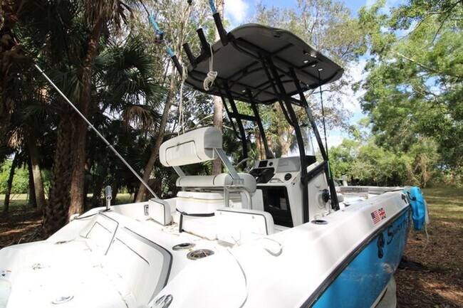 Foto del edificio - 930 Rambling Dr Cir