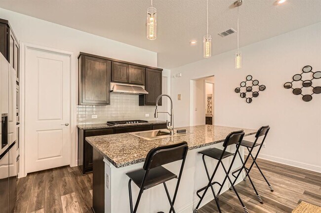 Building Photo - 4608 Modena Bay Bend