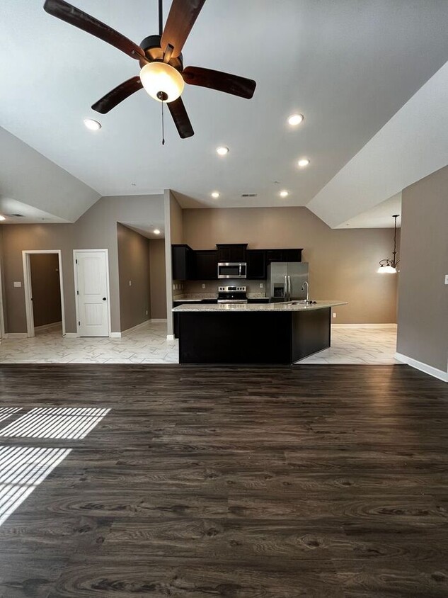 Primary Photo - Plantation Glen Newer Build 3bd/2ba - Quie...