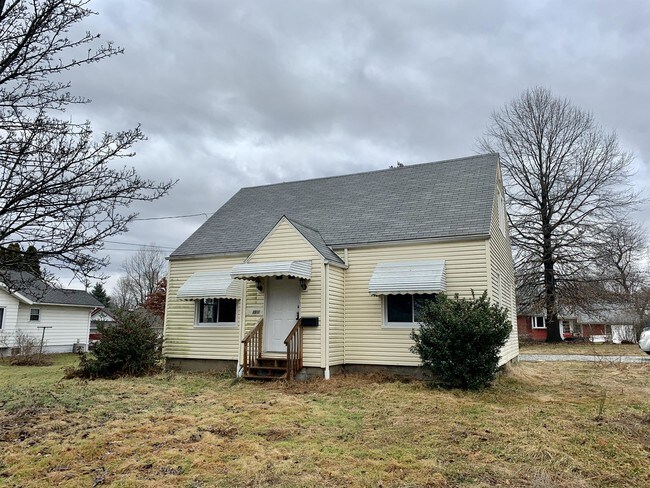 Building Photo - 2591 Pelton Ave
