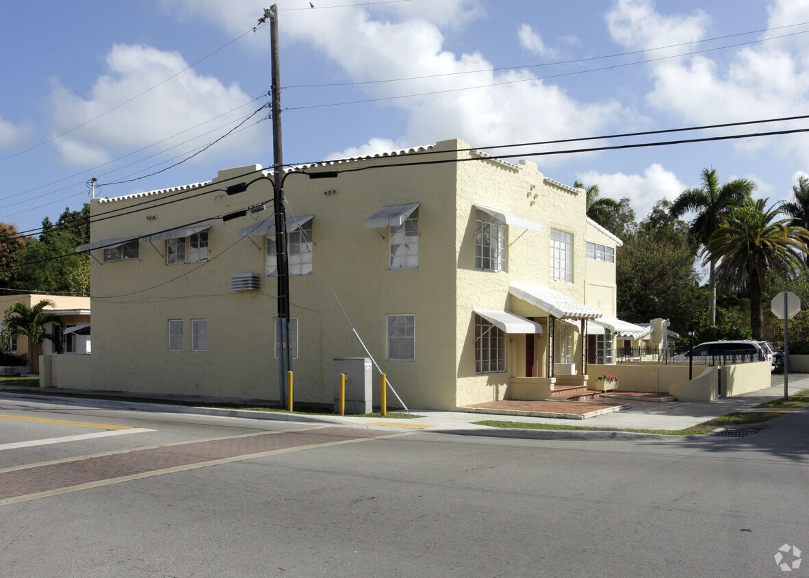 Building Photo - 12289 NE 7th Ave