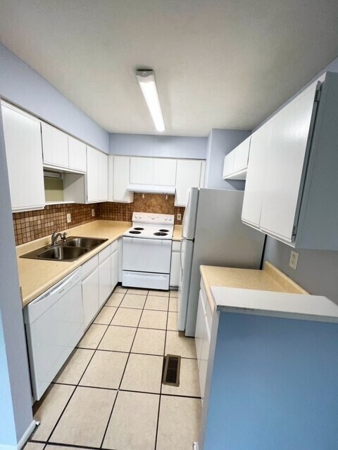 Foto del edificio - 3820 Sherman Towne Dr
