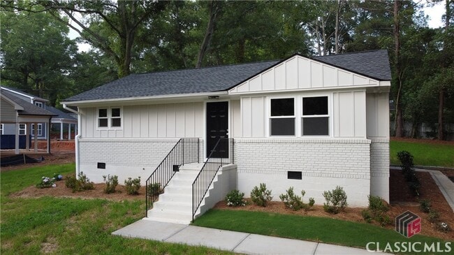 Building Photo - 165 Habersham Dr
