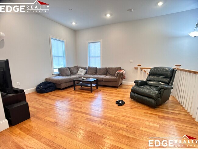 Foto del edificio - 30 Murdock St