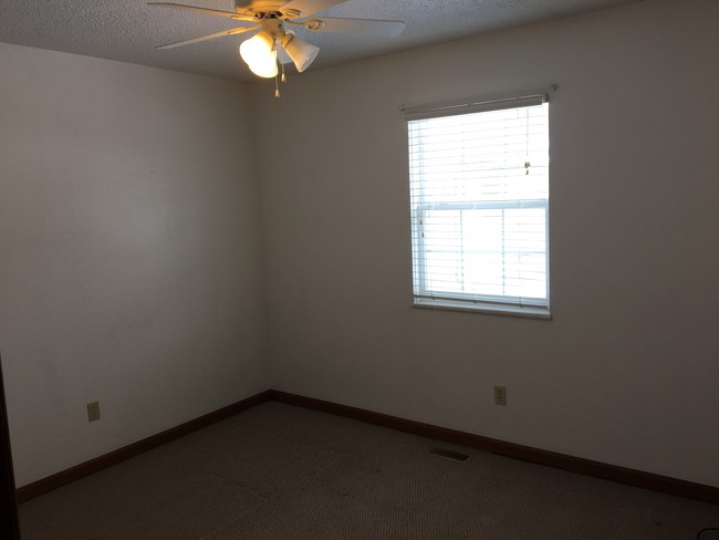 Bedroom 2 - 523 Pepperhill Ct