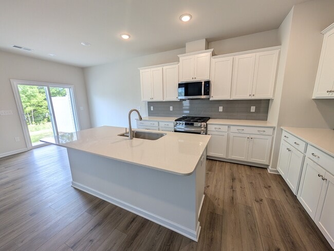 Building Photo - 1802 Pheasant Trce Cir