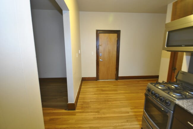 Studio Reno Entry - 414 Division