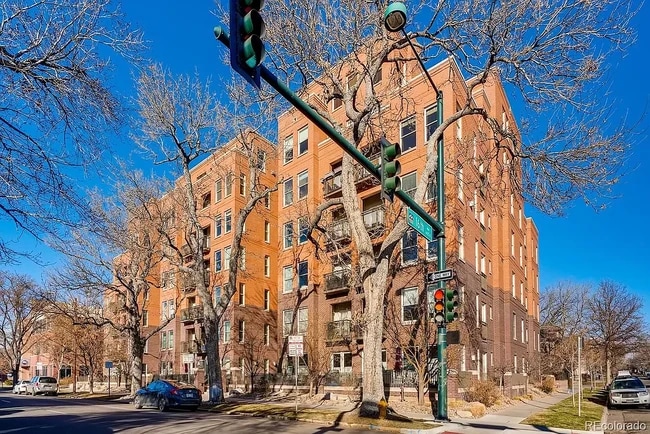 Building - 1630 N Clarkson St