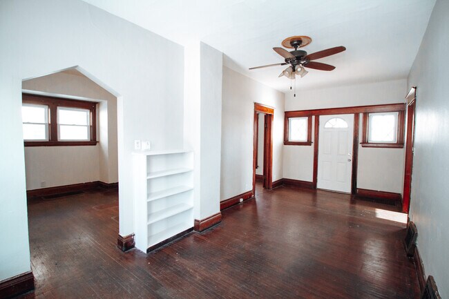 Building Photo - 856 Woodsdale Ave