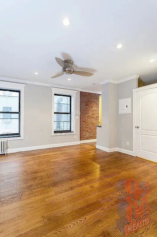 Building Photo - 326 East 100th Street