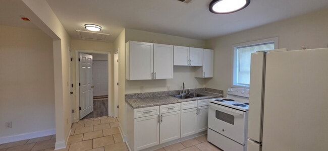 Building Photo - 1127 Sheppard Pl