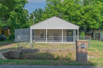 Building Photo - 508 Morrison Ave