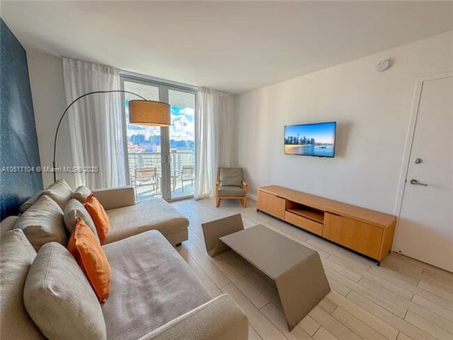 Building Photo - 2602 E Hallandale Beach Blvd