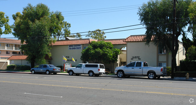 Building Photo - The Springdale