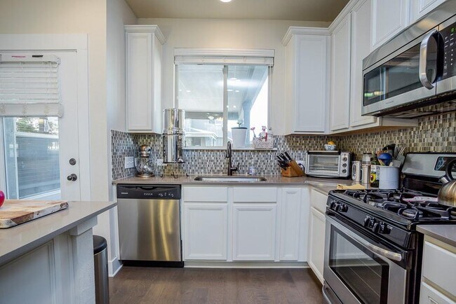 Foto del edificio - 7401 Pantherpaw St