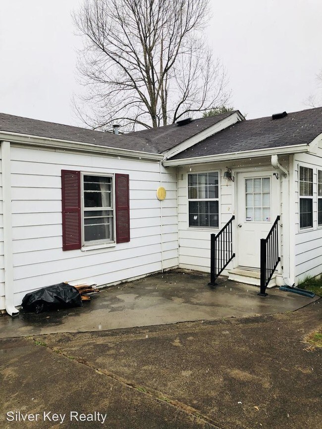 Building Photo - 808 Central Ave