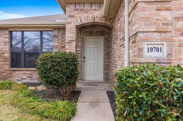 Building Photo - 10701 Vista Heights Blvd