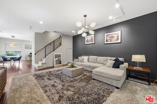 Foto del edificio - 5911 Saturn St