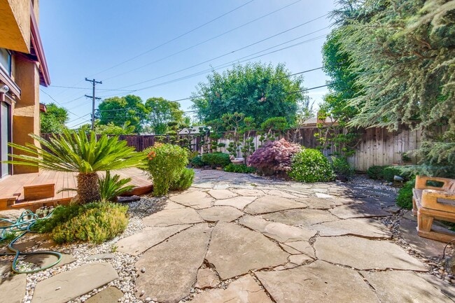 Building Photo - 3 bedroom 2.5 bath  home in San Jose!