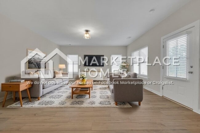 Building Photo - 615 Troubadour Ln