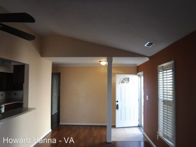 Foto del edificio - 3 br, 2 bath House - 252 Weller Blvd.