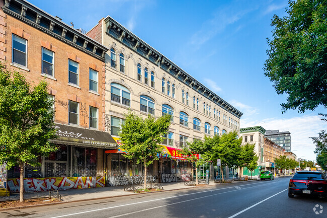 Building Photo - The Knick Bushwick