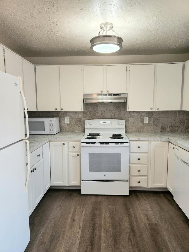 Building Photo - Charming 3 Bed, 2 Bath Boise Duplex - Comi...