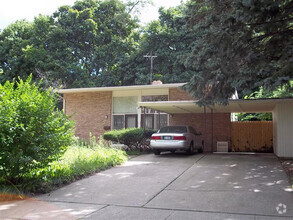 Building Photo - 1009 Olivia Ave