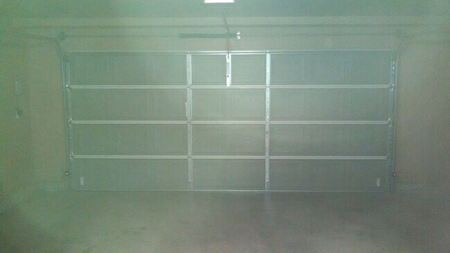 Foto del edificio - REDUCED!!REDUCED!!  Huge 5 Bedroom 3 Bath ...