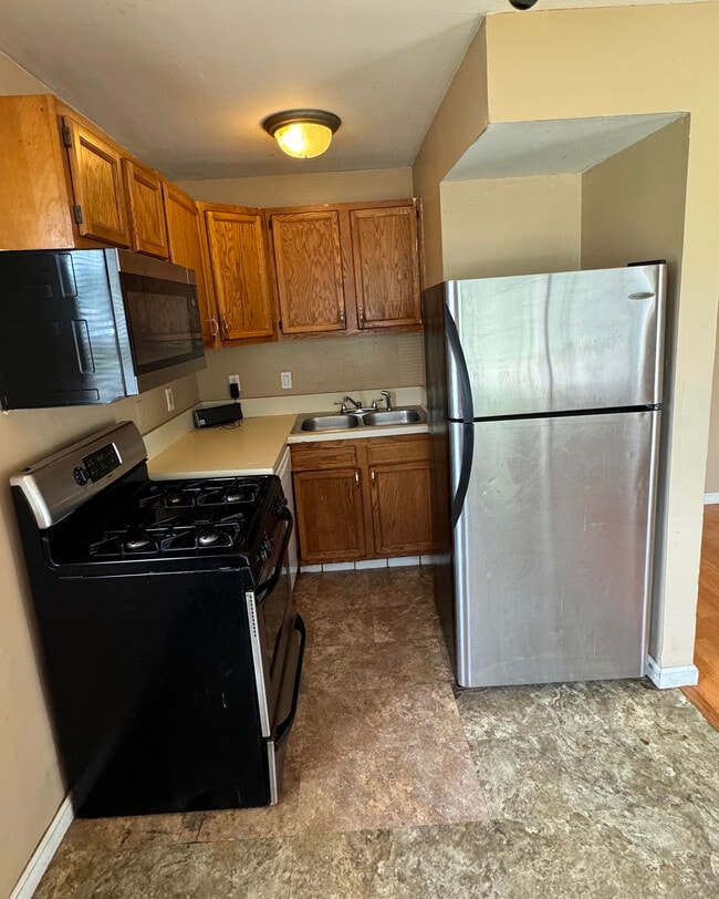 Building Photo - 2264 Stieber St