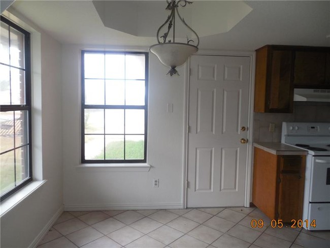 Building Photo - 4204 Shawn Dr