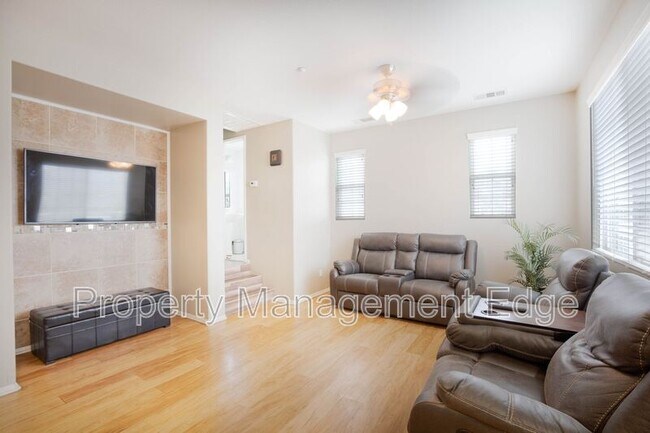 Foto del edificio - 31154 Strawberry Tree Ln