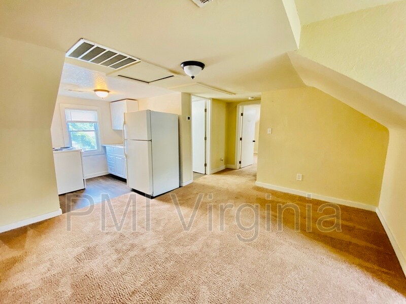 Foto principal - 4569 Hampshire Ave