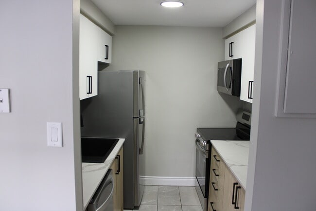 Building Photo - 21 Holborn Drive