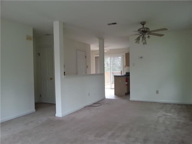 Building Photo - 32 Townview Dr