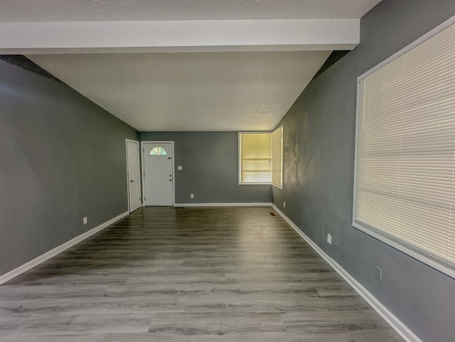 Foto del edificio - 1013 Hillside Dr