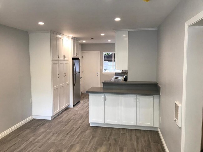 Kitchen/ Family Room - 1116 N Sweetzer Ave