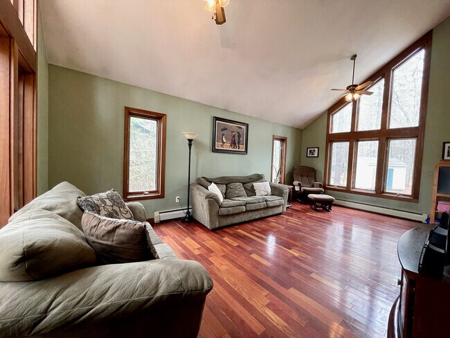 Living Room - 72 Woodland Rd