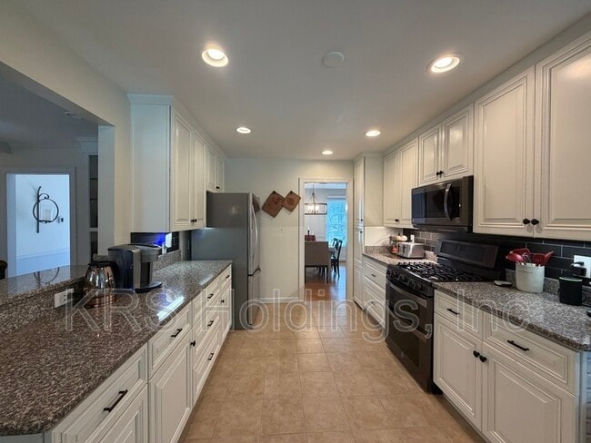 Building Photo - 1520 Woodside Ct