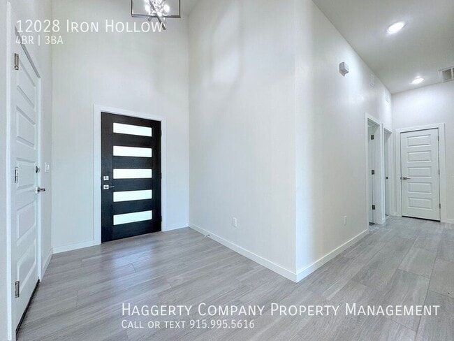 Building Photo - 12028 Iron Holw St