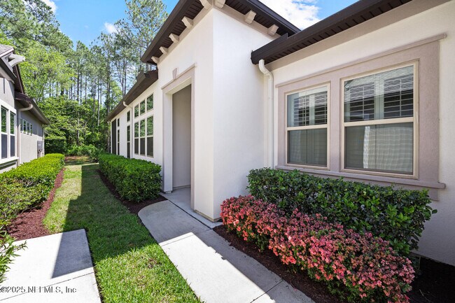 Foto del edificio - 435 Wingstone Dr
