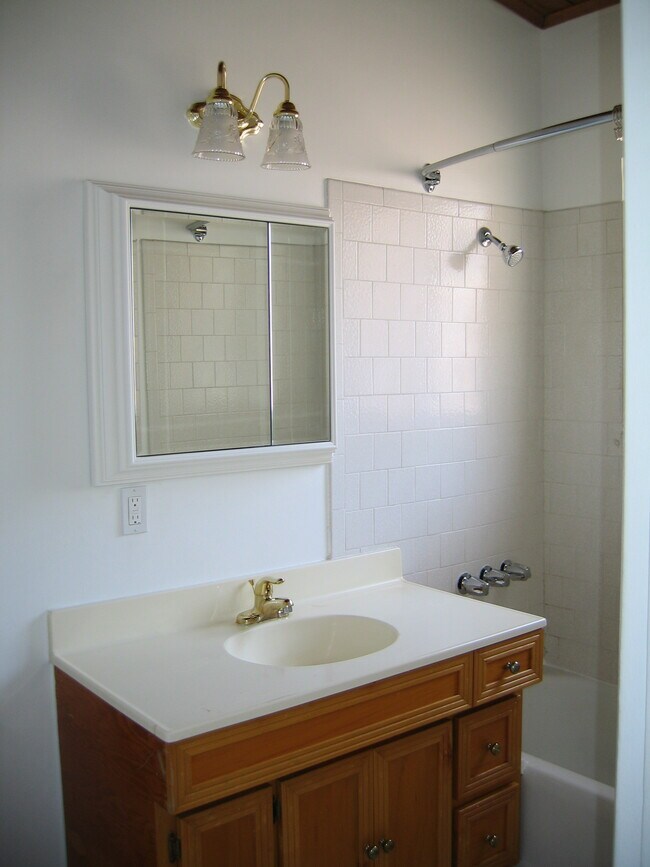 Victory Blvd Apartments in Van Nuys, CA