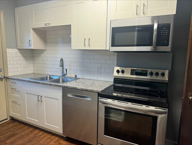 Foto del edificio - 1488 W 7th Ave