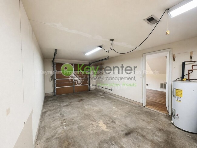Building Photo - 608 Charlton Dr